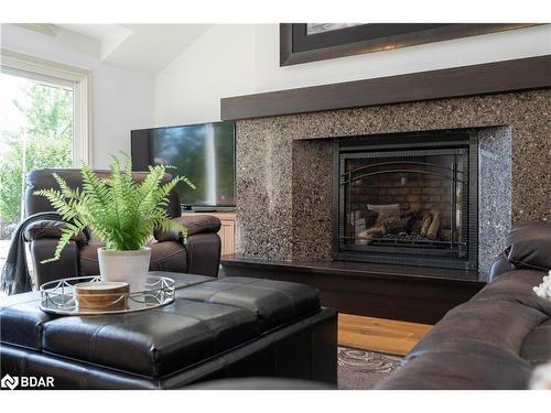 183 Lakeshore Road W, Oro-Medonte, ON - Indoor Photo Showing Living Room With Fireplace