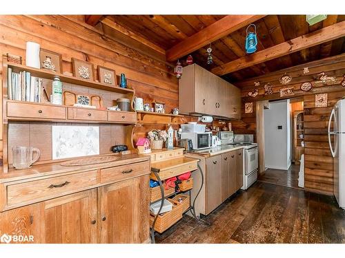 149 Eight Mile Point Road, Oro-Medonte, ON - Indoor Photo Showing Kitchen