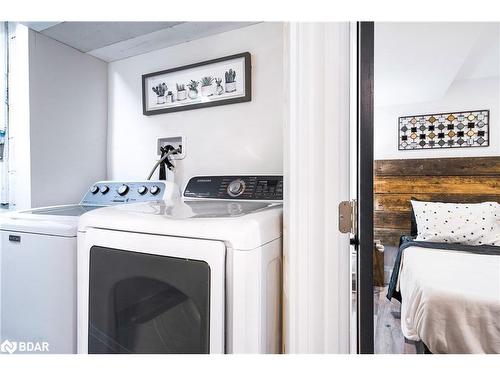 27 Sunnidale Road S, Wasaga Beach, ON - Indoor Photo Showing Laundry Room