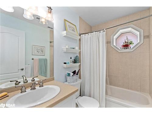 104-200 Collier Street, Barrie, ON - Indoor Photo Showing Bathroom