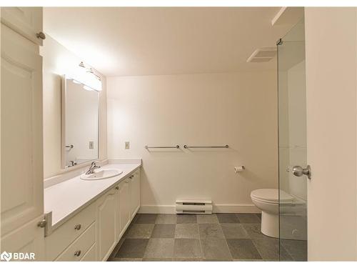 203-95 Matchedash Street N, Orillia, ON - Indoor Photo Showing Bathroom