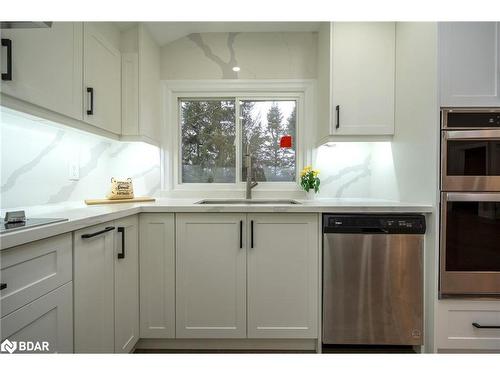 234 O'Reilly Lane, Little Britain, ON - Indoor Photo Showing Kitchen With Upgraded Kitchen