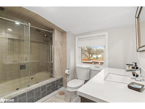 7960 John Street, Campbellcroft, ON - Indoor Photo Showing Bathroom