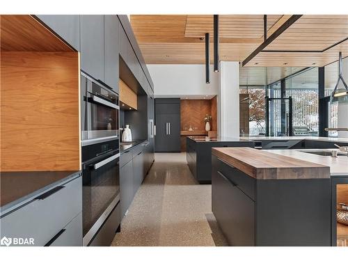 17 Barrie Terrace, Oro-Medonte, ON - Indoor Photo Showing Kitchen