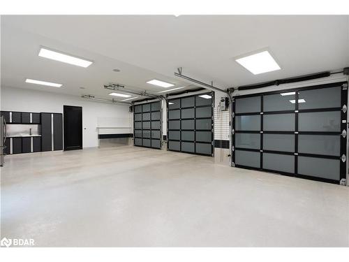 17 Barrie Terrace, Oro-Medonte, ON - Indoor Photo Showing Garage