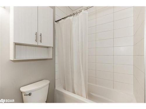 304-111 Worsley Street, Barrie, ON - Indoor Photo Showing Bathroom