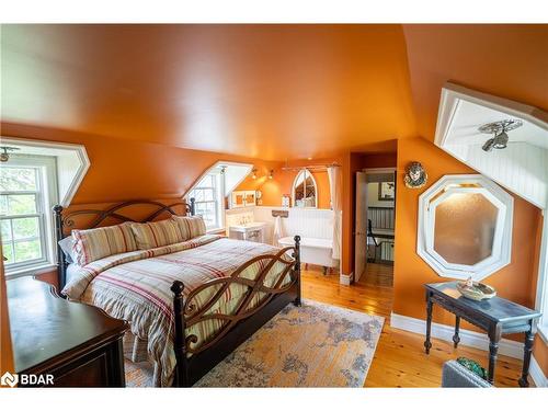 885 Highway 36 Road, Kawartha Lakes, ON - Indoor Photo Showing Bedroom