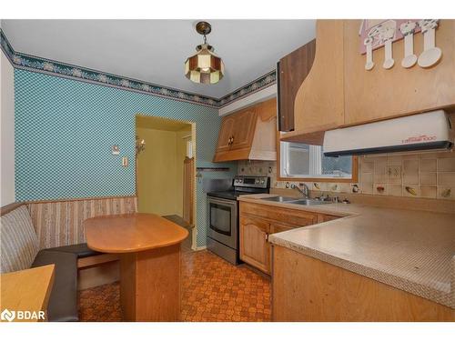 492 Birch Street, Collingwood, ON - Indoor Photo Showing Kitchen With Double Sink