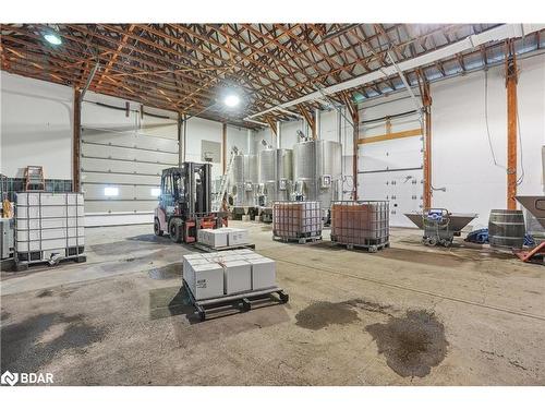 2083 Seventh Street, St. Catharines, ON - Indoor Photo Showing Garage