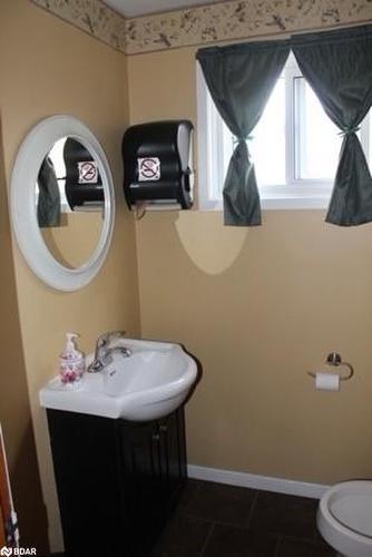 11643 522 Highway, Port Loring, ON - Indoor Photo Showing Bathroom