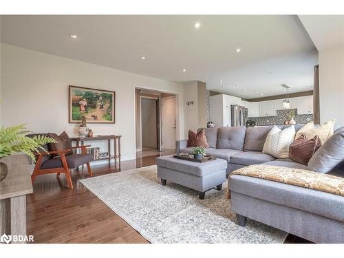 29 Ferris Lane, Alliston, ON - Indoor Photo Showing Living Room