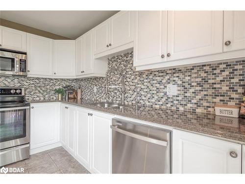 29 Ferris Lane, Alliston, ON - Indoor Photo Showing Kitchen With Upgraded Kitchen