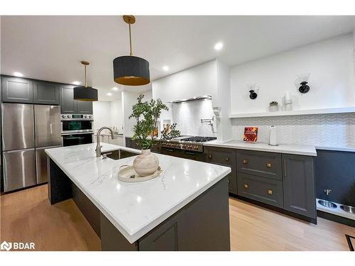 443 Sunnidale Road, Barrie, ON - Indoor Photo Showing Kitchen With Upgraded Kitchen