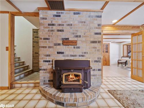 983 Bass Lake Sideroad E, Oro-Medonte, ON - Indoor Photo Showing Living Room With Fireplace