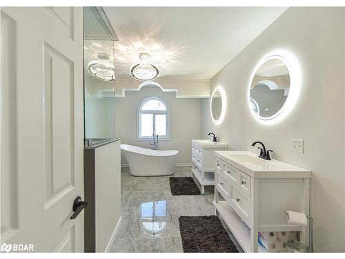 4261 Huronia Road, Orillia, ON - Indoor Photo Showing Bathroom