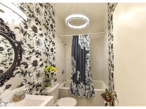 209-21 Matchedash Street S, Orillia, ON - Indoor Photo Showing Bathroom