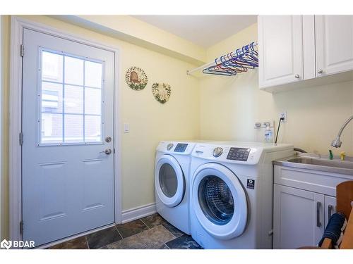 725 Broadview Avenue, Orillia, ON - Indoor Photo Showing Laundry Room