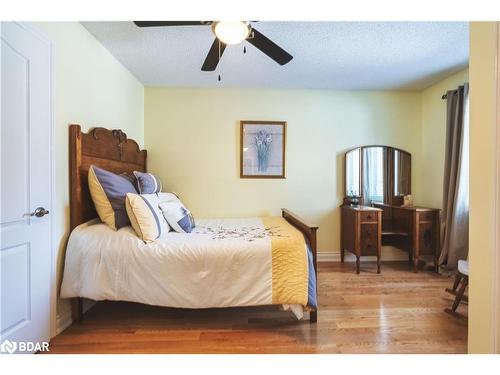 725 Broadview Avenue, Orillia, ON - Indoor Photo Showing Bedroom