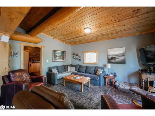 59 White Bear Court, Temagami, ON - Indoor Photo Showing Living Room