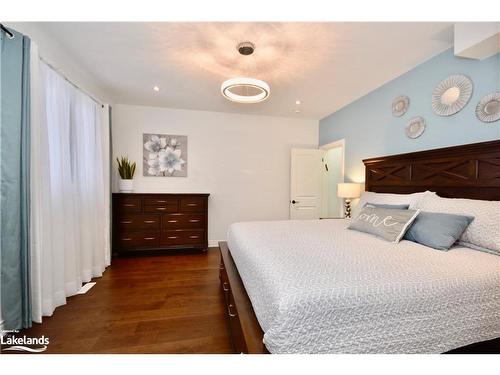 38 Windermere Circle, Midland, ON - Indoor Photo Showing Bedroom