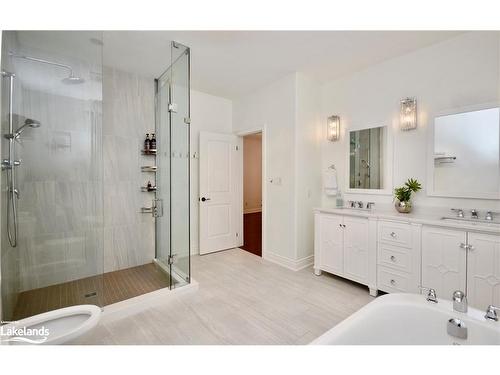 38 Windermere Circle, Midland, ON - Indoor Photo Showing Bathroom