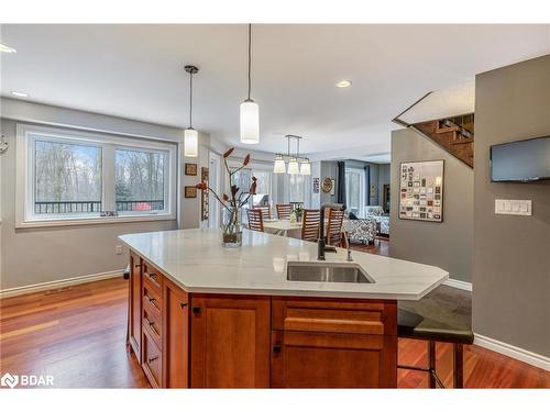 32 Nicklaus Drive, Barrie, ON - Indoor Photo Showing Kitchen