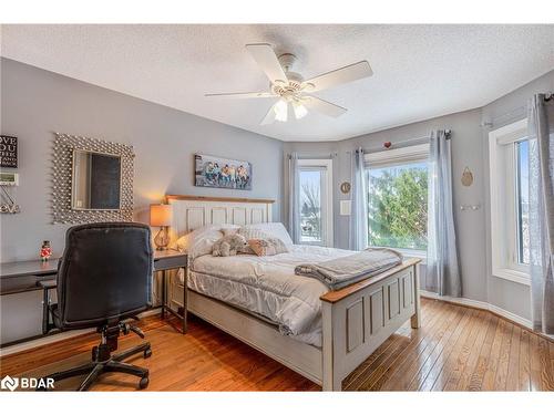 32 Nicklaus Drive, Barrie, ON - Indoor Photo Showing Bedroom