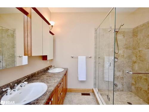 1524 Flos 8 Road E, Elmvale, ON - Indoor Photo Showing Bathroom