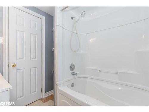 789 Oxbow Park Drive, Wasaga Beach, ON - Indoor Photo Showing Bathroom