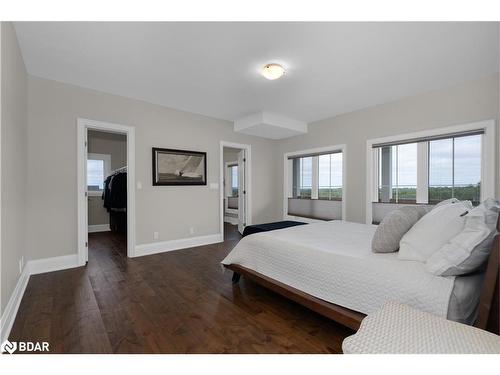 28 Thoroughbred Drive, Oro-Medonte, ON - Indoor Photo Showing Bedroom