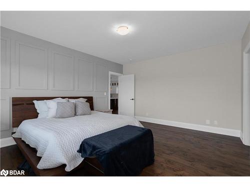 28 Thoroughbred Drive, Oro-Medonte, ON - Indoor Photo Showing Bedroom