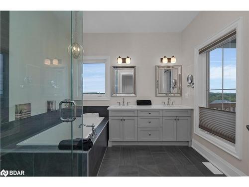 28 Thoroughbred Drive, Oro-Medonte, ON - Indoor Photo Showing Bathroom