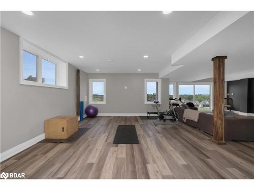 28 Thoroughbred Drive, Oro-Medonte, ON - Indoor Photo Showing Other Room