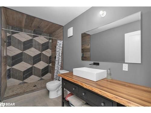 28 Thoroughbred Drive, Oro-Medonte, ON - Indoor Photo Showing Bathroom