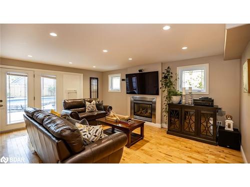 112 Lakeshore Road W, Oro-Medonte, ON - Indoor Photo Showing Living Room With Fireplace