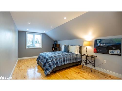 112 Lakeshore Road W, Oro-Medonte, ON - Indoor Photo Showing Bedroom