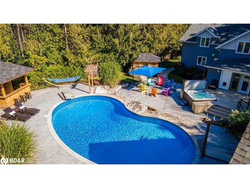 112 Lakeshore Road W, Oro-Medonte, ON - Outdoor With In Ground Pool With Backyard