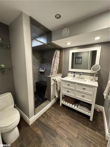 25 Pratt Road, Barrie, ON - Indoor Photo Showing Bathroom