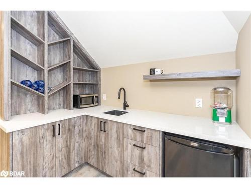 95 Eden Vale Drive, King City, ON - Indoor Photo Showing Kitchen