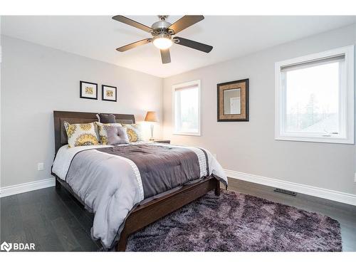 41 Heatherwood Drive, Springwater, ON - Indoor Photo Showing Bedroom
