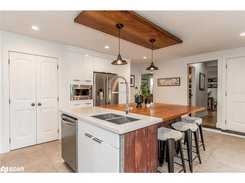 165 4Th Line N, Oro-Medonte, ON - Indoor Photo Showing Kitchen With Double Sink