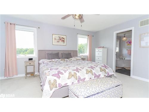 100 Mount Crescent, Angus, ON - Indoor Photo Showing Bedroom