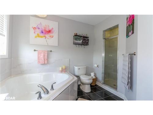 100 Mount Crescent, Angus, ON - Indoor Photo Showing Bathroom
