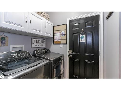 100 Mount Crescent, Angus, ON - Indoor Photo Showing Laundry Room