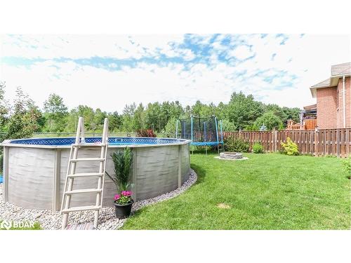 100 Mount Crescent, Angus, ON - Outdoor With Above Ground Pool