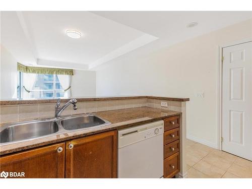 404-6 Toronto Street, Barrie, ON - Indoor Photo Showing Kitchen With Double Sink