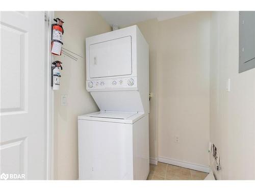 404-6 Toronto Street, Barrie, ON - Indoor Photo Showing Laundry Room