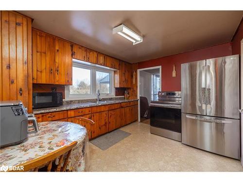 718506 Hwy 6 Highway, Shallow Lake, ON - Indoor Photo Showing Kitchen