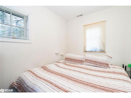 23 Stanley Avenue, Oro-Medonte, ON - Indoor Photo Showing Bedroom