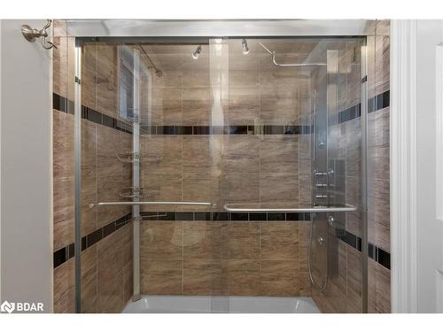 2264 Victoria Street, Innisfil, ON - Indoor Photo Showing Bathroom